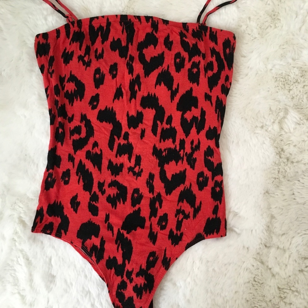 BLACK AND RED CHEETAH PRINT BODYSUIT